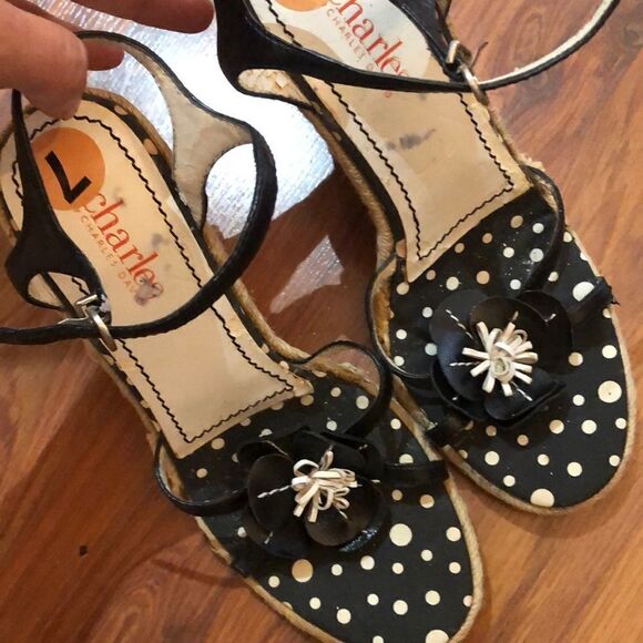 Vintage Charles David flower leather wedges 7 - Picture 1 of 10
